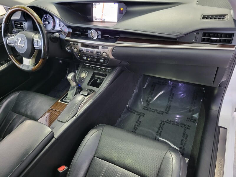2016 Lexus ES 350 photo 17