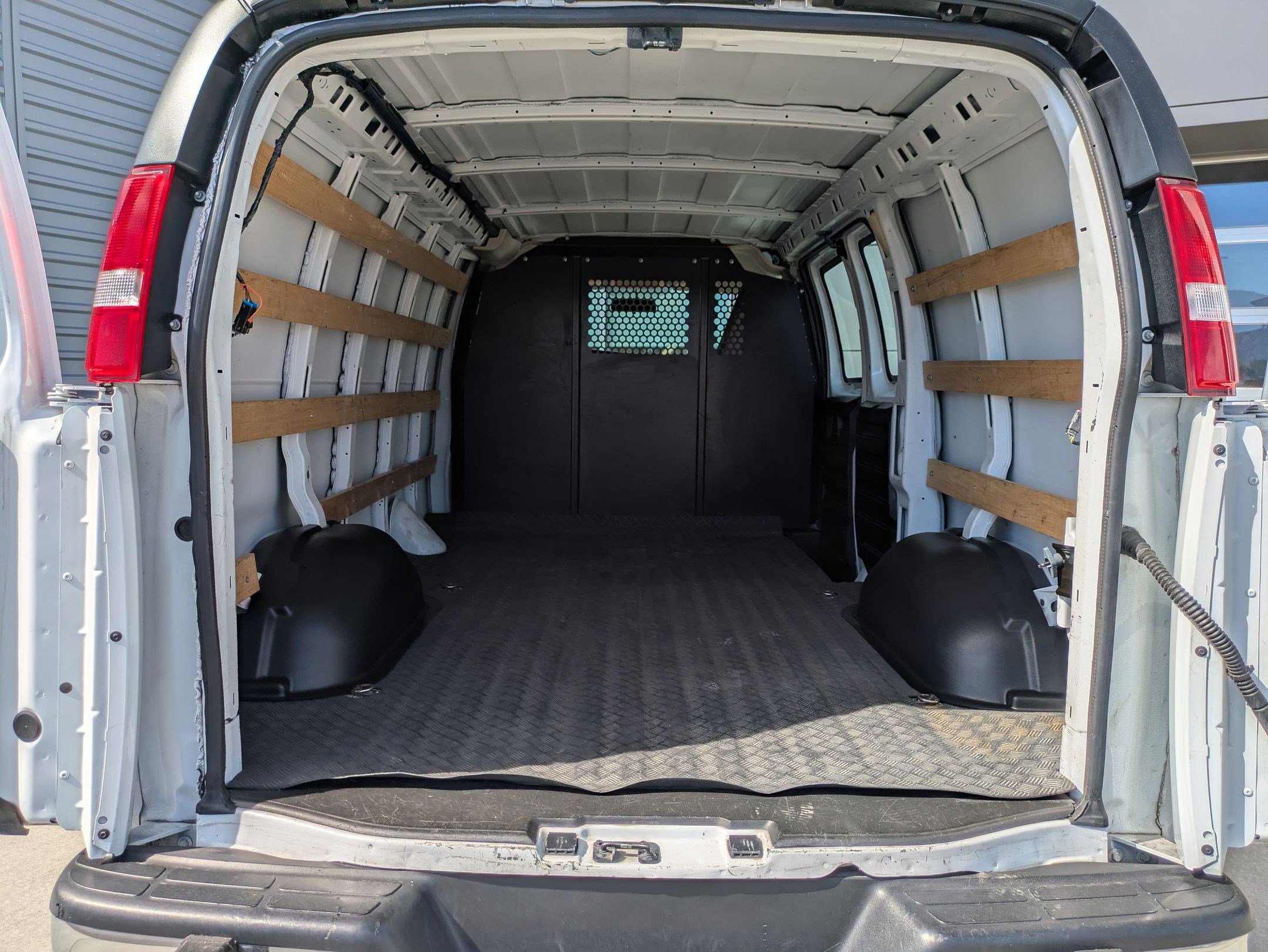 2023 Chevrolet Express Cargo Van photo 18