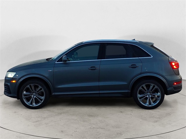 2016 Audi Q3 Prestige photo 2