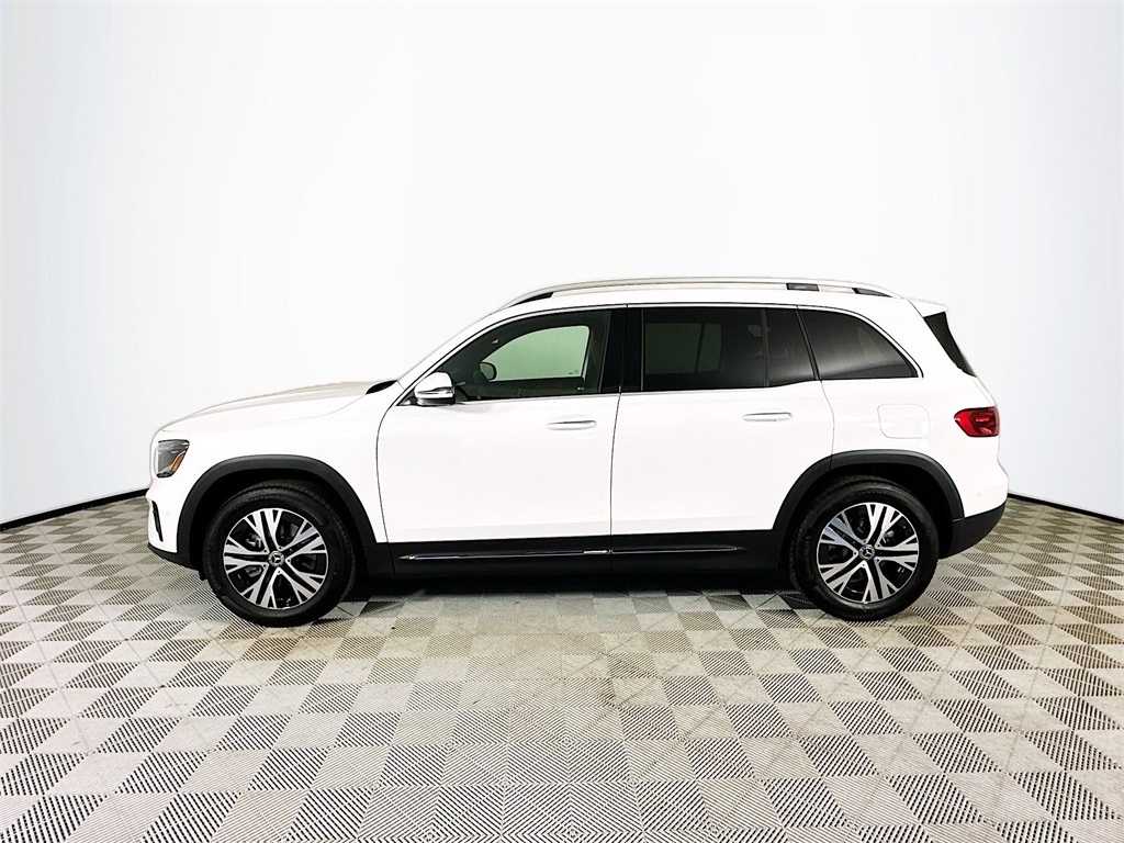 2026 Mercedes Benz GLB 250 4MATIC photo 4