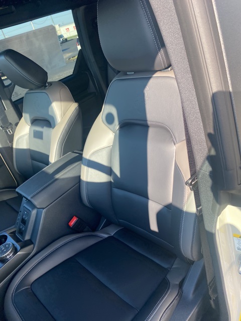 2025 Ford Bronco Outer Banks photo 15