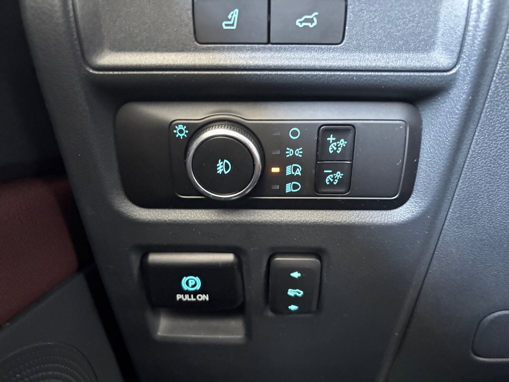 2023 Ford Expedition MAX Limited photo 9