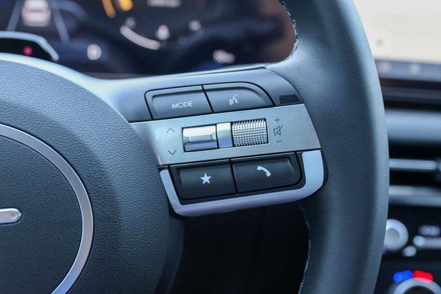 New 2025 Gray Hyundai SEL Convenience FWD image 22