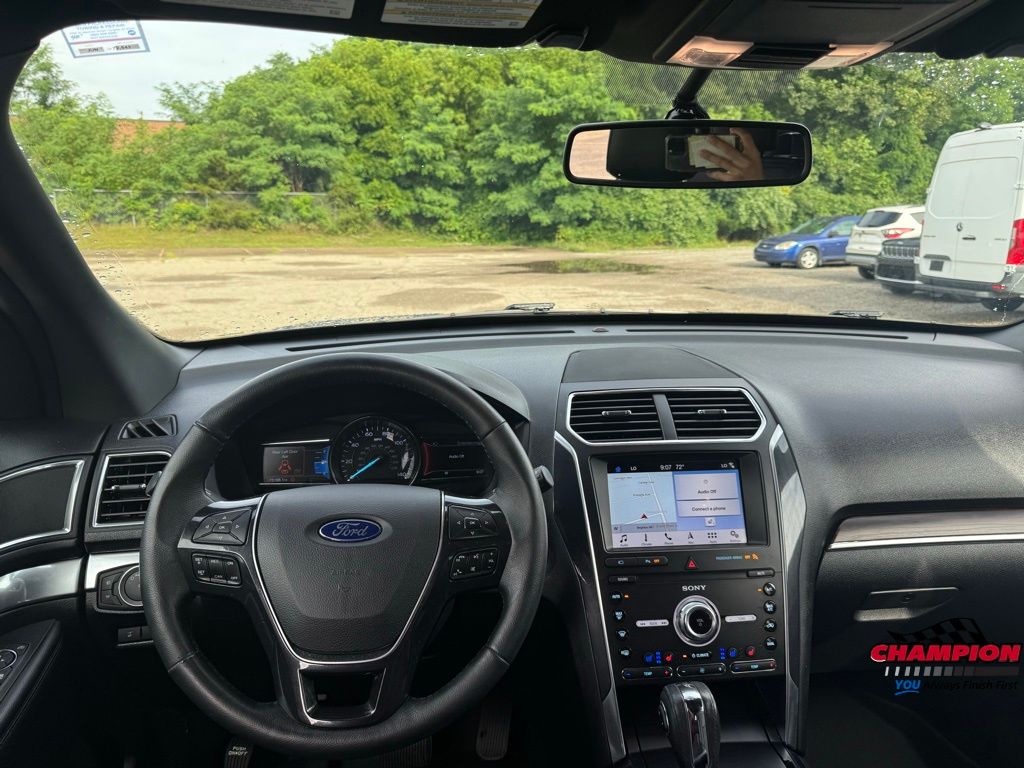 2019 Ford Explorer Limited photo 21