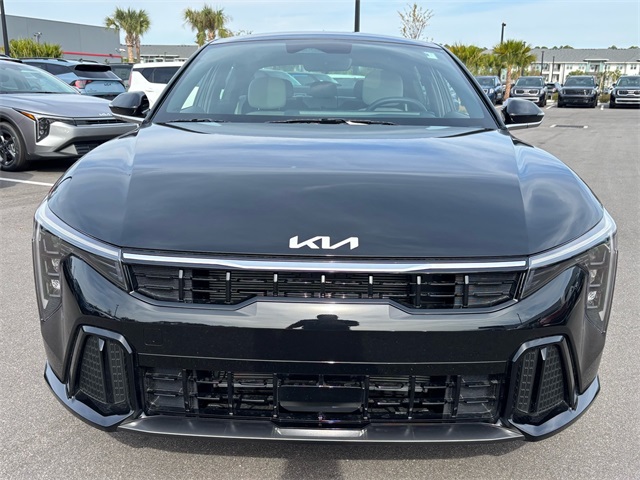 2025 Kia K4 GT-Line photo 2