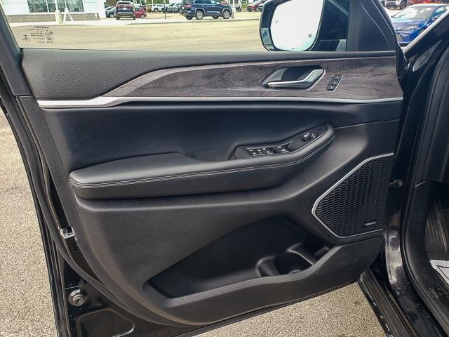 2022 Jeep Grand Cherokee Limited photo 4