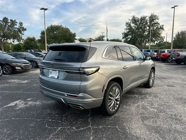 2025 Buick Enclave Avenir photo 3