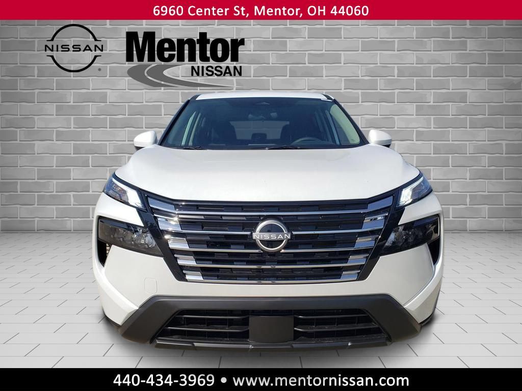 2026 Nissan Rogue SV photo 2