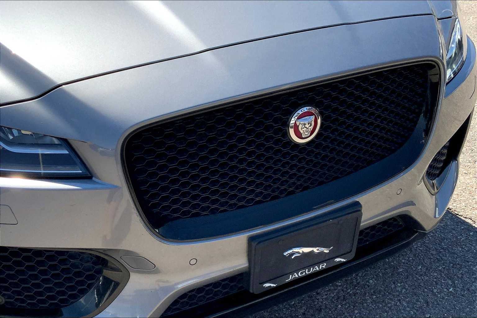 2020 Jaguar F-PACE Checkered Flag Edition photo 27