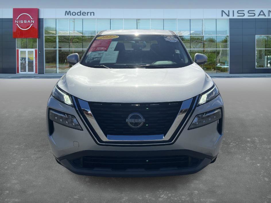 2022 Nissan Rogue SV photo 2