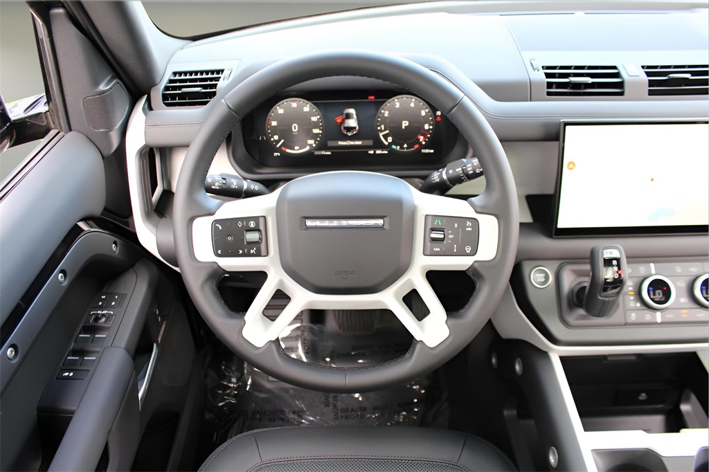 2025 Land Rover Defender 110 S photo 14