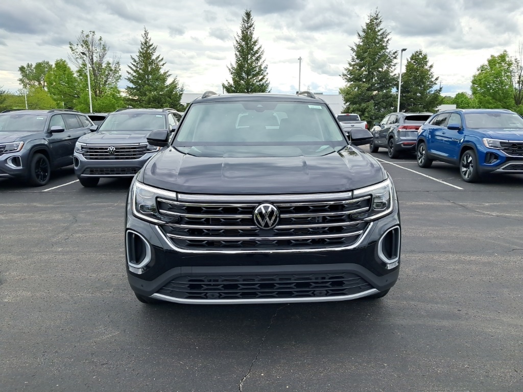 2025 Volkswagen Atlas SE Technology photo 2