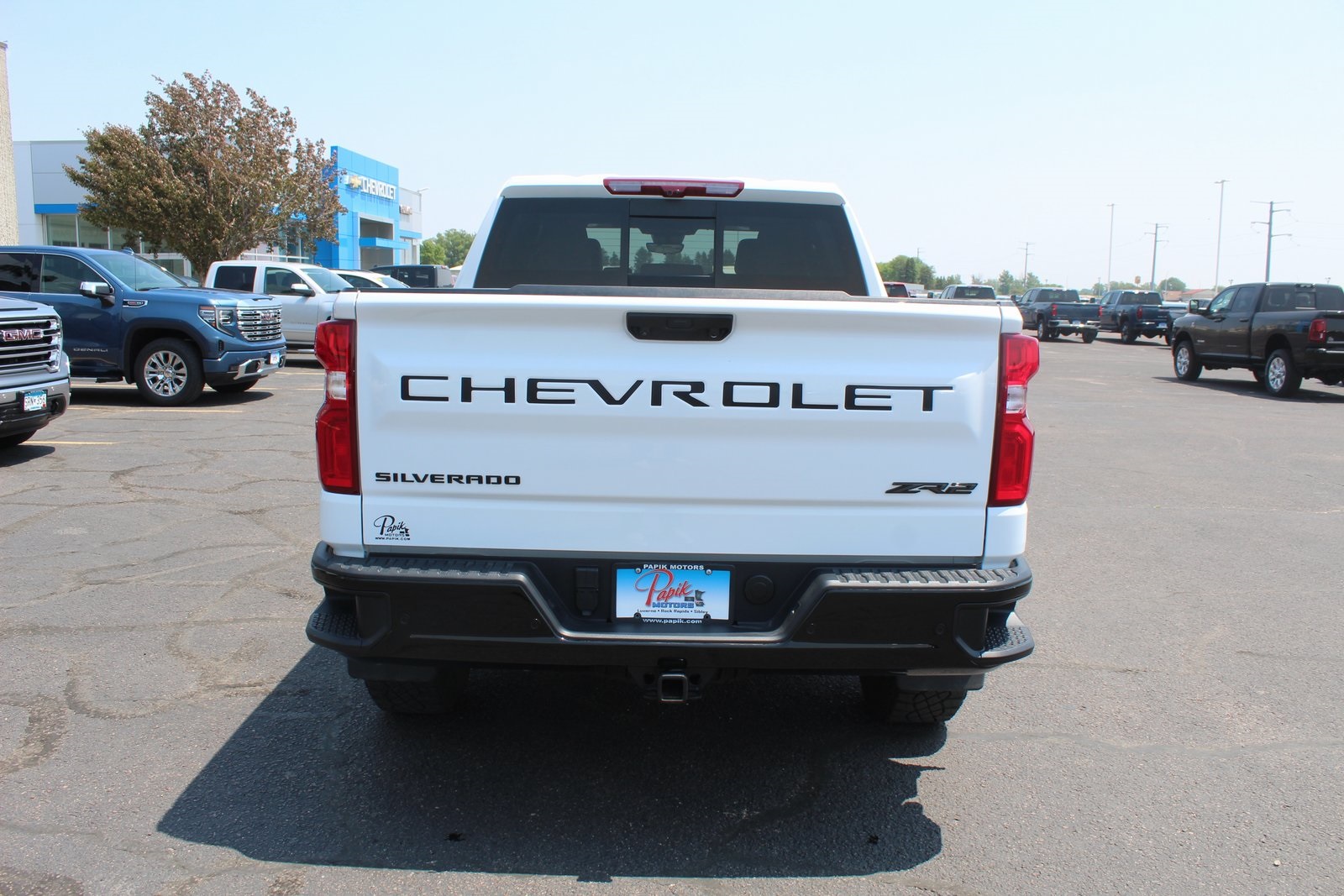 2024 Chevrolet Silverado 1500 ZR2 photo 2