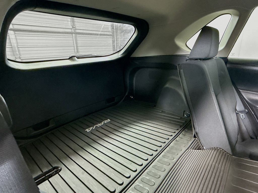 2022 Toyota RAV4 Hybrid LE photo 23