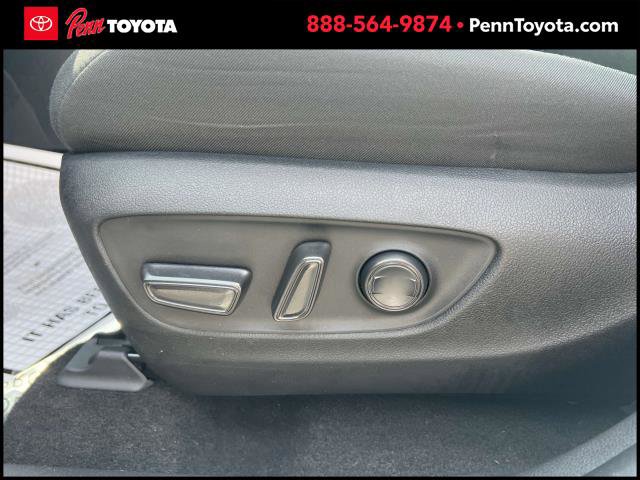 2023 Toyota RAV4 XLE photo 17