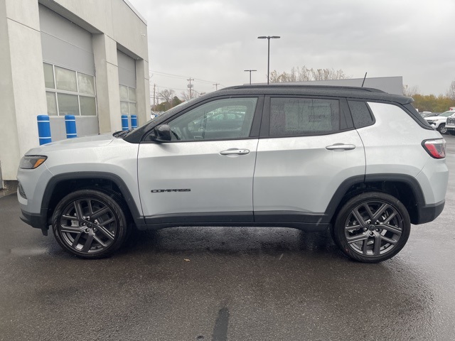 2026 Jeep Compass Limited Altitude photo 2