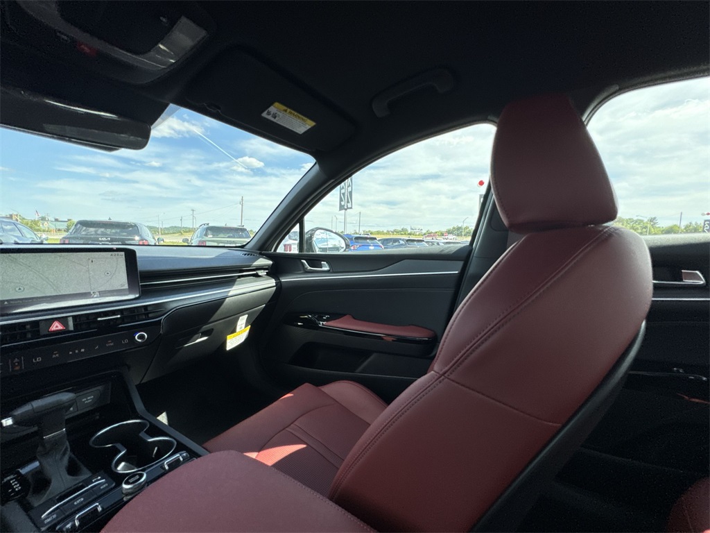 2026 Kia K5 GT-Line photo 11