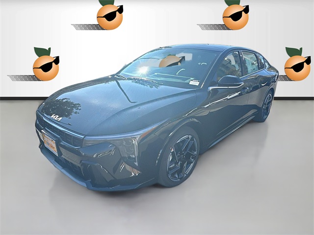 2025 Kia K4 GT-Line photo 3