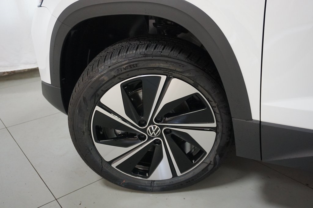 2025 Volkswagen Taos SE photo 23