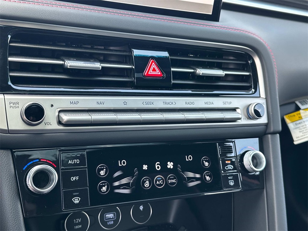 2025 Genesis G70 2.5T photo 20