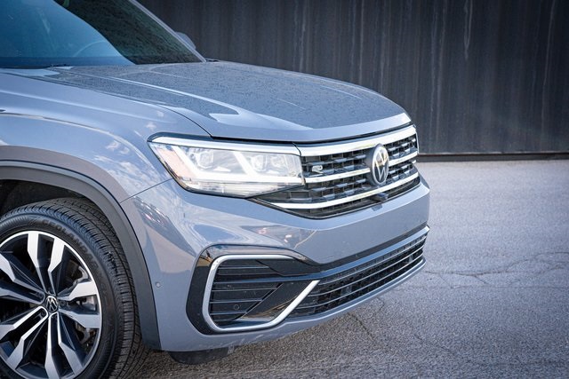 2022 Volkswagen Atlas Cross Sport V6 SEL Premium R-Line photo 3