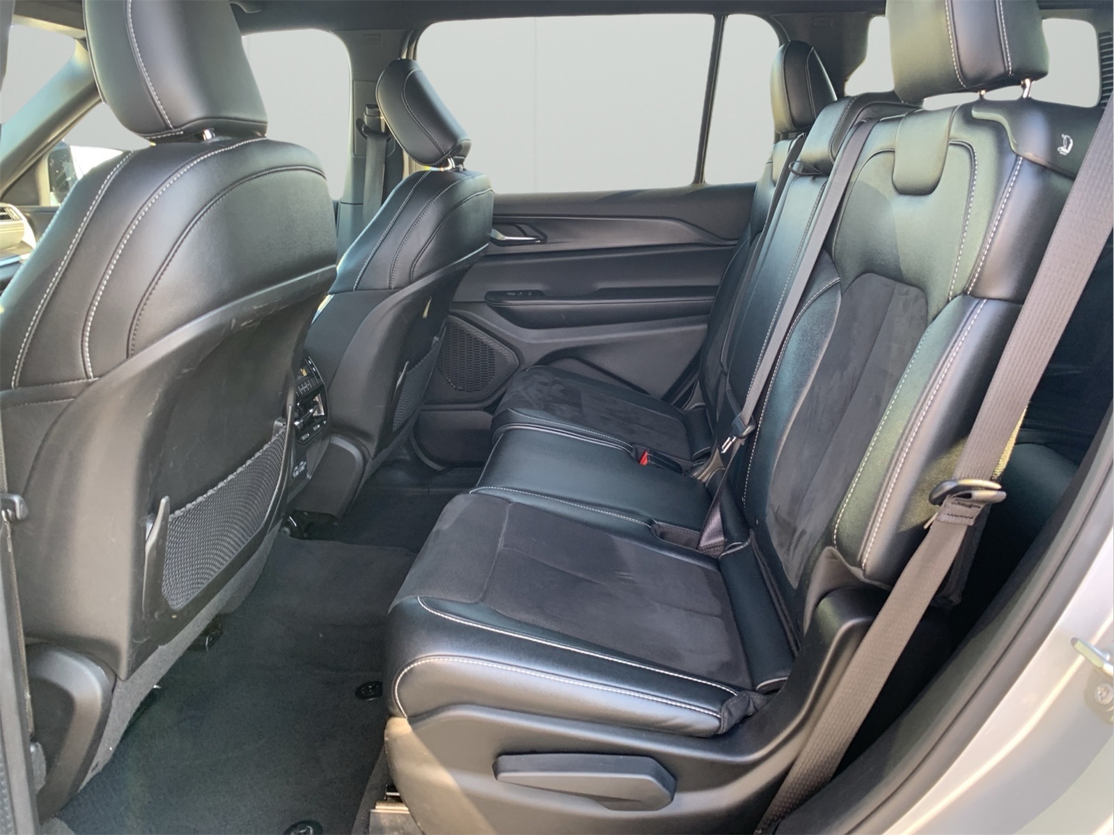 2024 Jeep Grand Cherokee Altitude photo 21