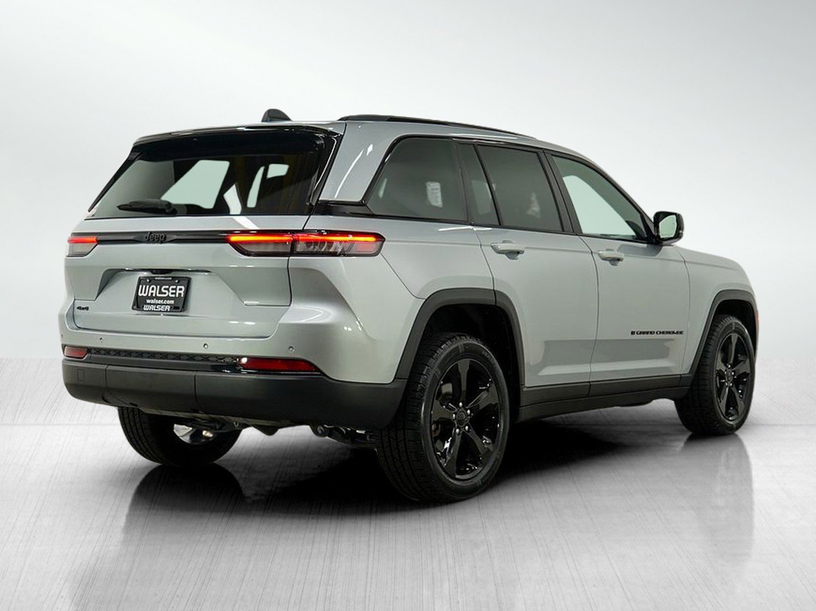 2023 Jeep Grand Cherokee Altitude photo 4