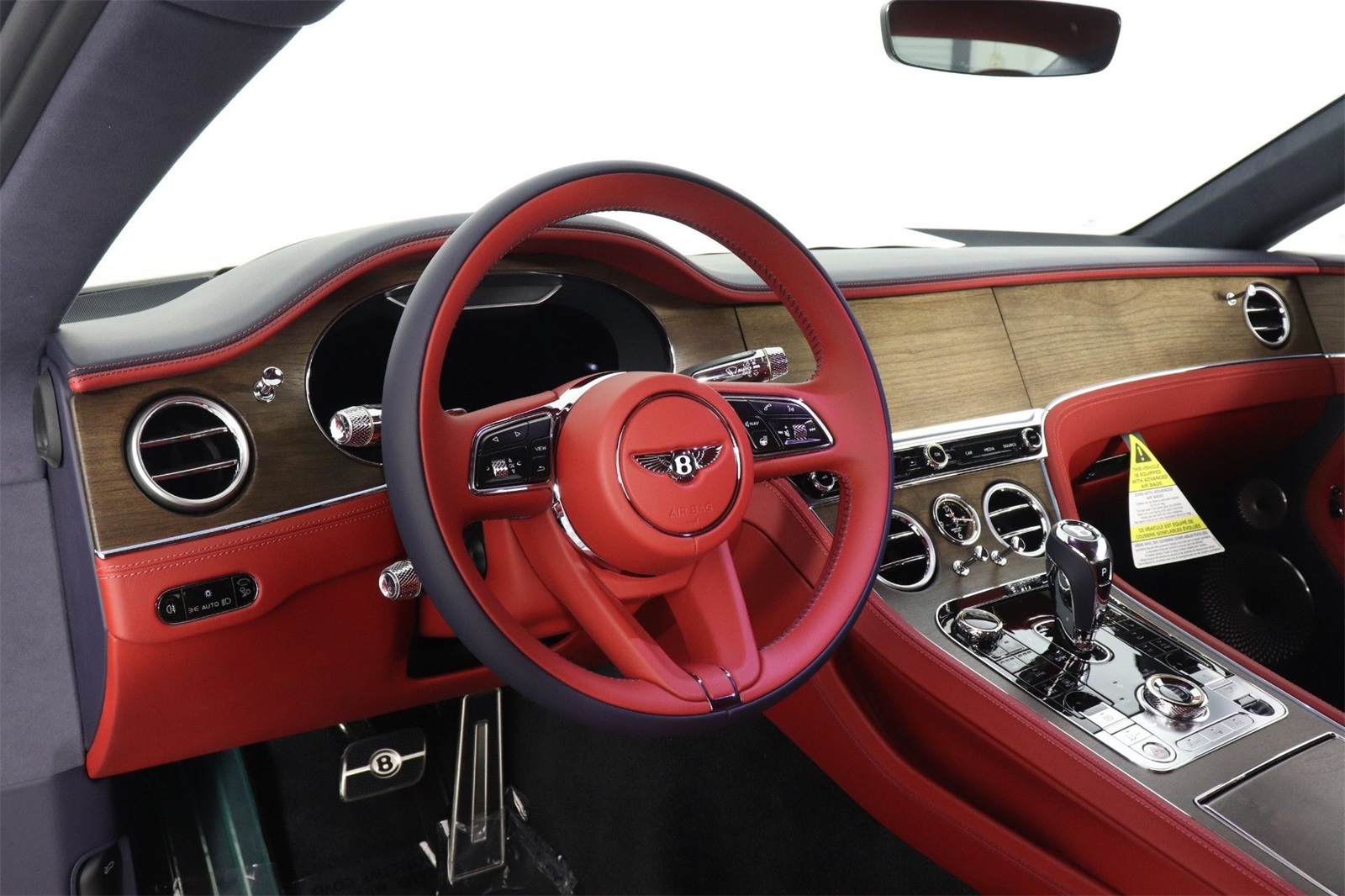 2024 Bentley Continental GT V8 photo 4