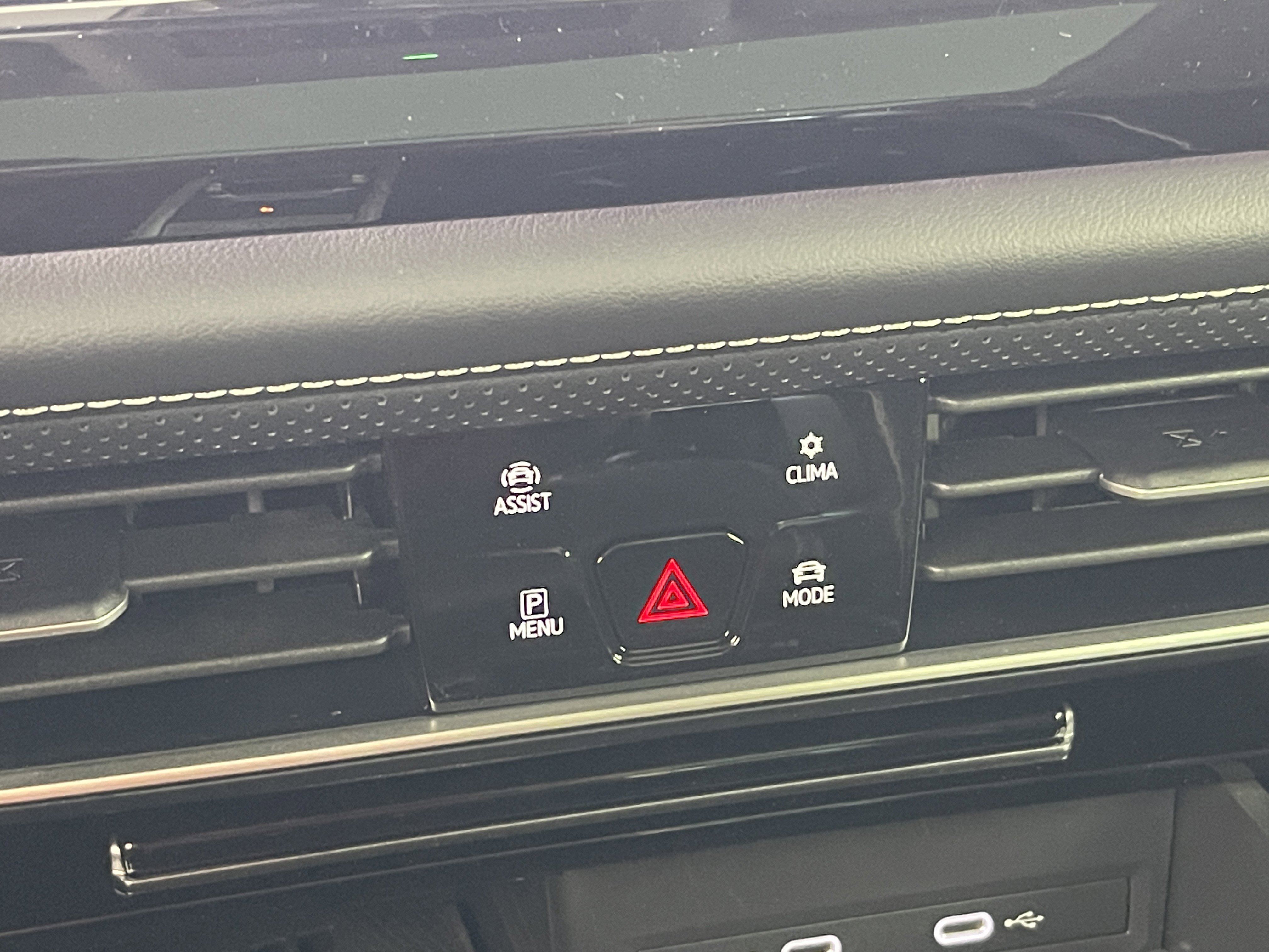 2026 Volkswagen Atlas SEL Premium R-Line photo 2