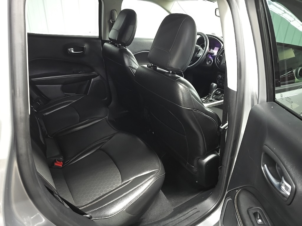 2019 Jeep Compass Latitude photo 17