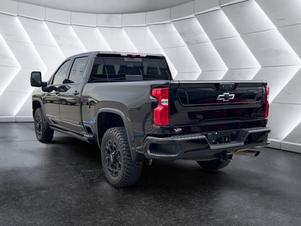 2024 Chevrolet Silverado 2500HD High Country photo 4