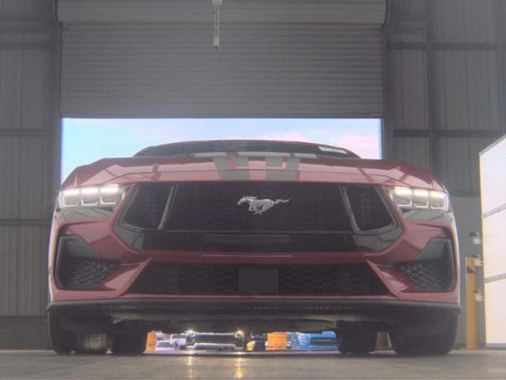 2024 Ford Mustang GT photo 3