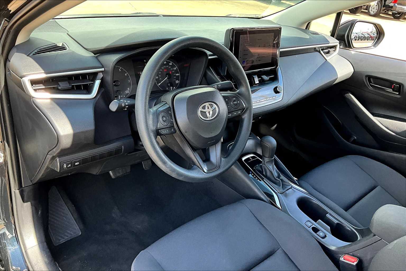 2024 Toyota Corolla LE photo 16