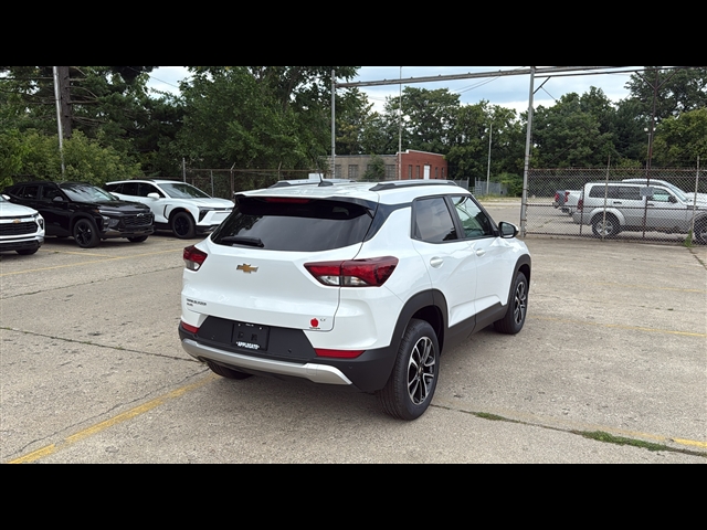 2026 Chevrolet Trailblazer LT photo 3