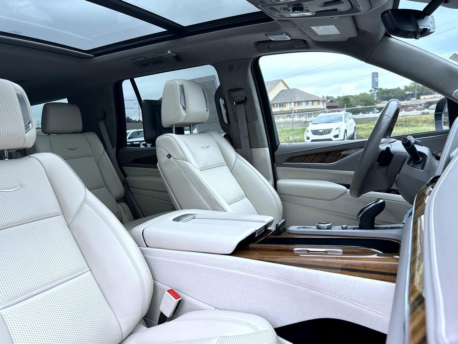 2023 Cadillac Escalade Premium Luxury Platinum photo 16
