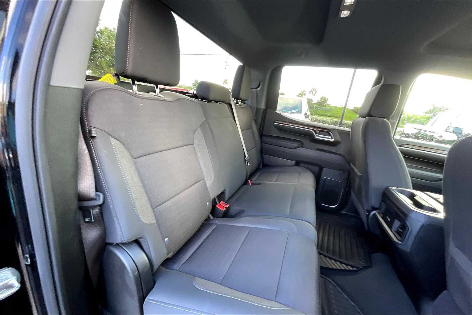 2024 Chevrolet Silverado 1500 RST photo 26
