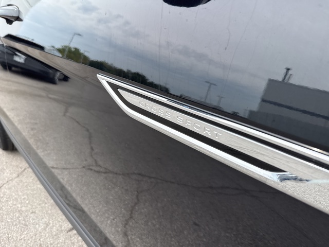 2026 Volkswagen Atlas Cross Sport SE Technology photo 3