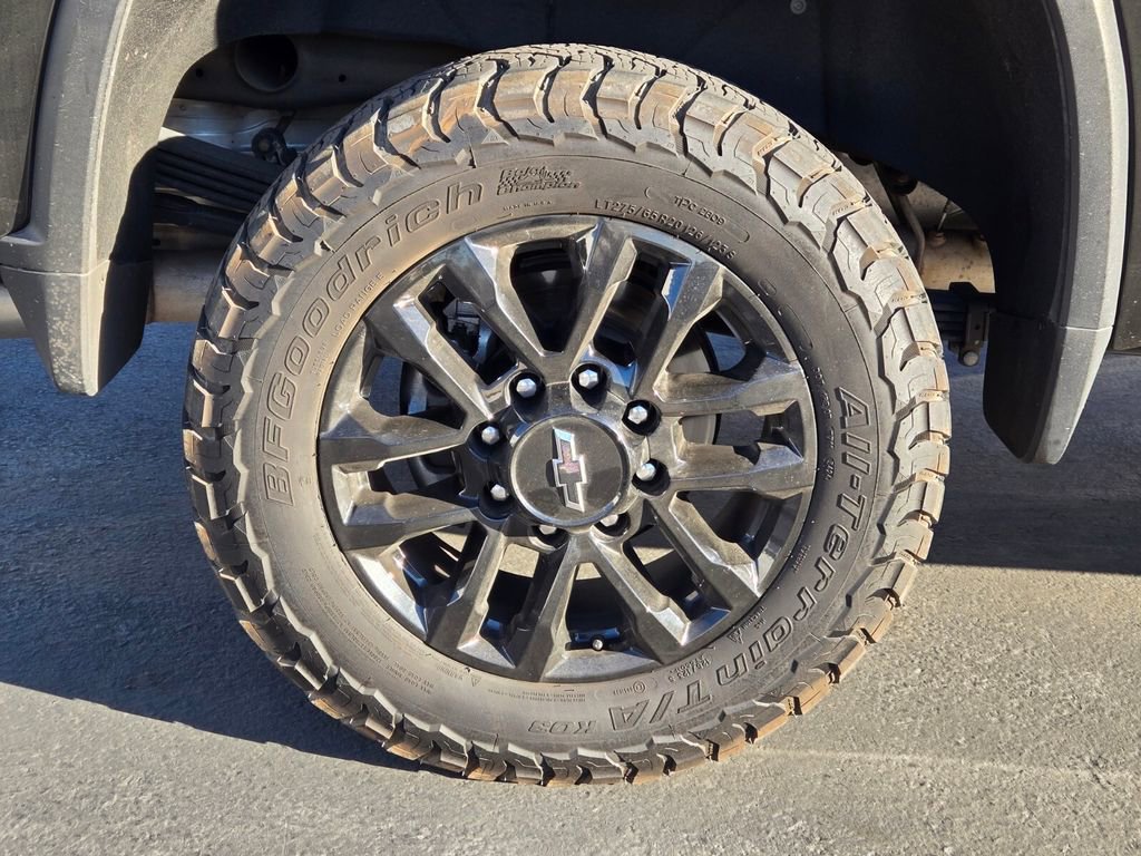 2025 Chevrolet Silverado 2500HD High Country LTZ photo 3