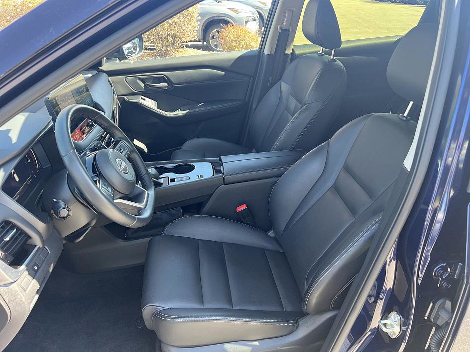 2024 Nissan Rogue SL photo 12