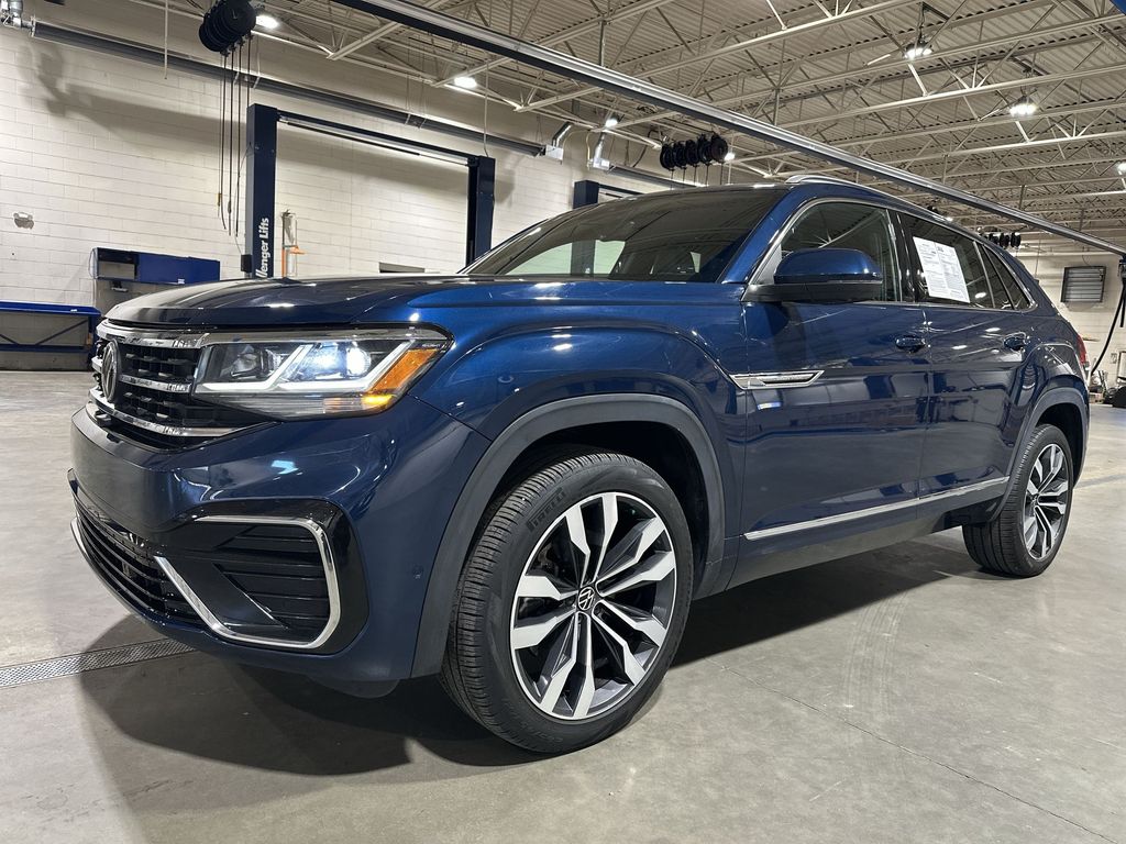 2022 Volkswagen Atlas Cross Sport V6 SEL Premium R-Line photo 2