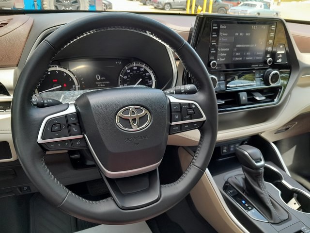 2022 Toyota Highlander XLE photo 10