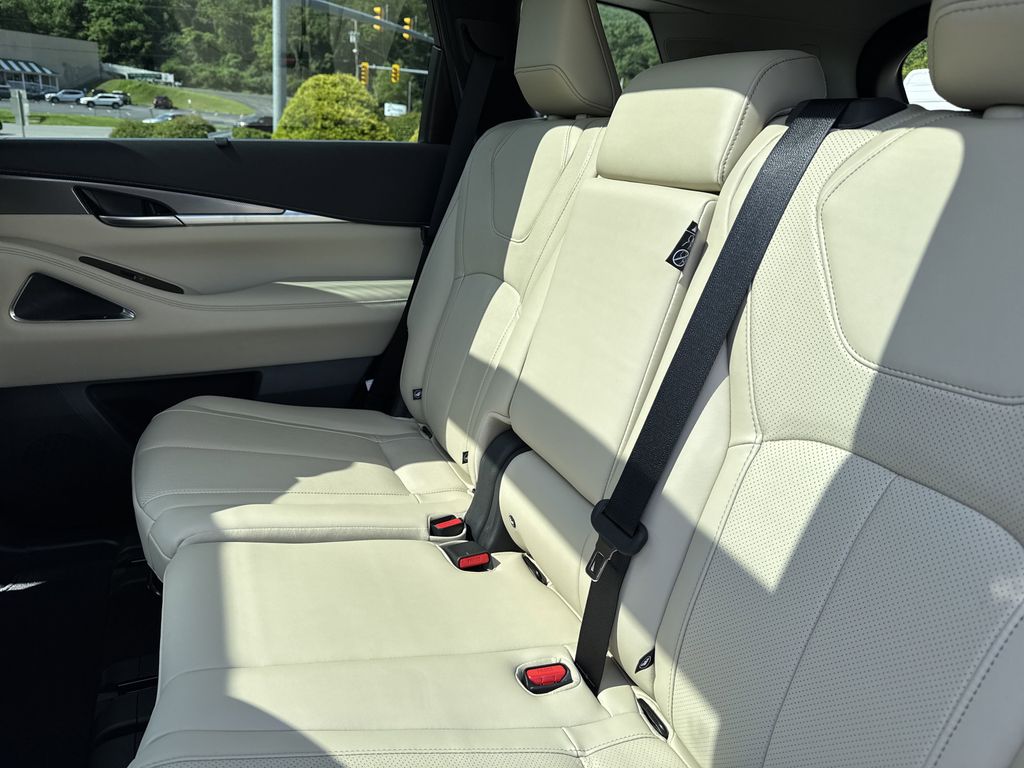 2024 Infiniti QX60 Luxe photo 33