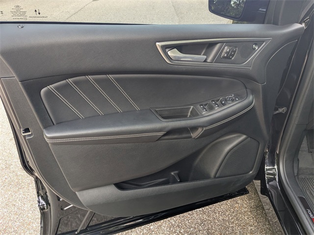 2023 Ford Edge ST photo 20