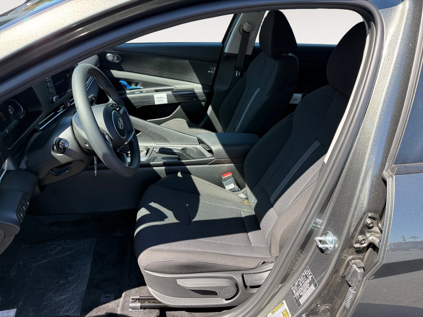 2025 Hyundai Elantra SE photo 10