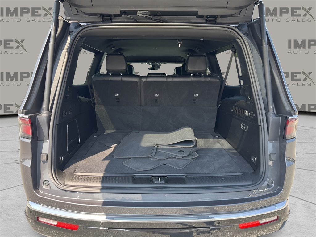 2024 Jeep Wagoneer L Series II photo 30