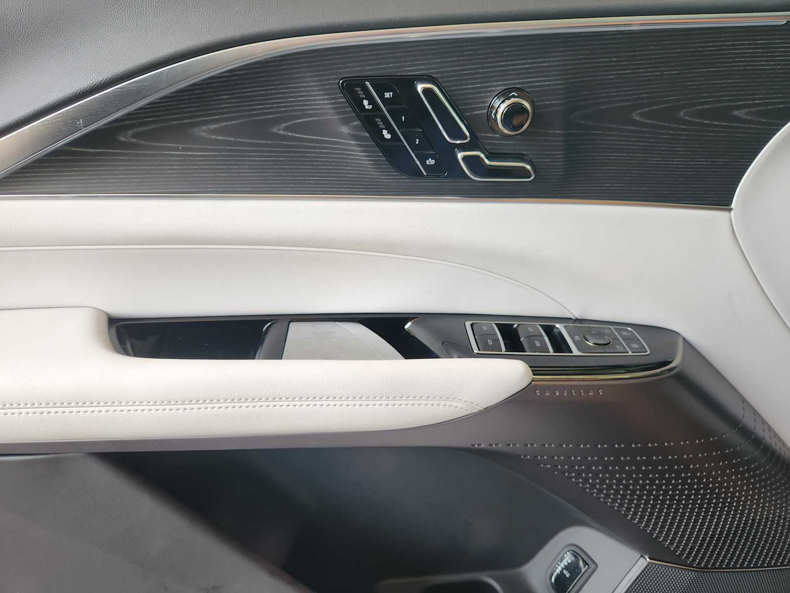 2025 Cadillac Lyriq Sport photo 14