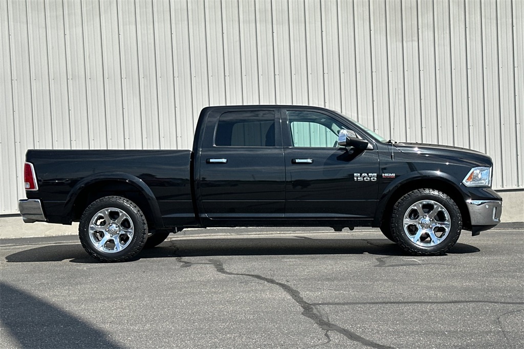 2017 Ram 1500 Laramie photo 3