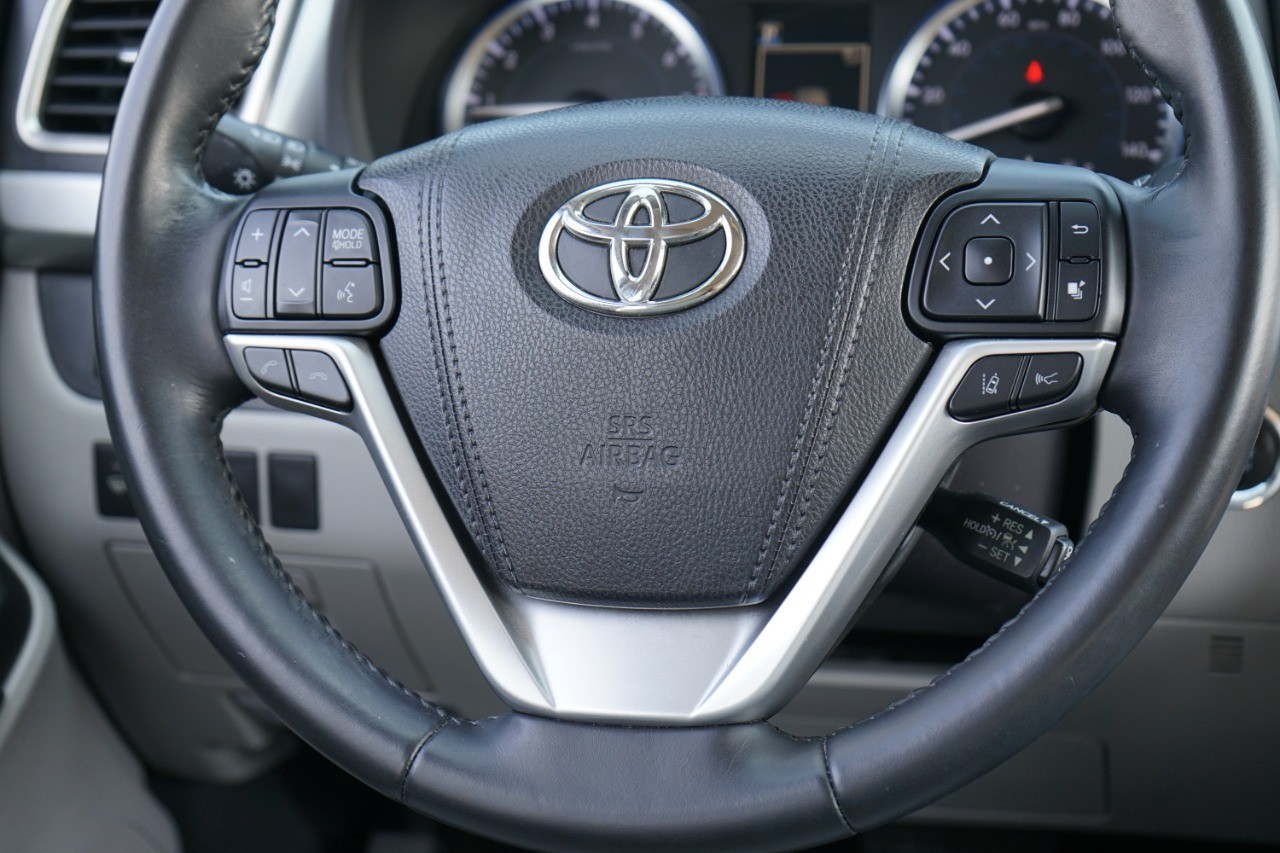 2017 Toyota Highlander SE XLE photo 27