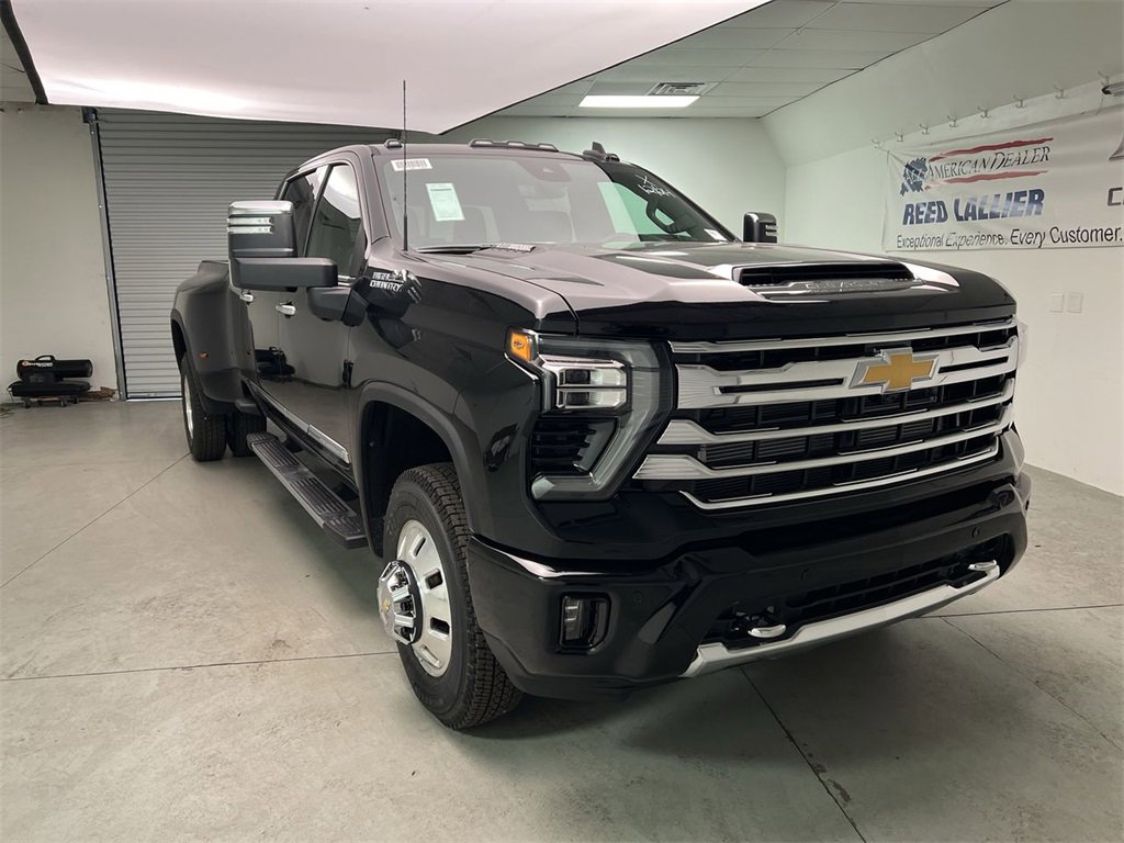 2026 Chevrolet Silverado 3500HD High Country's photo