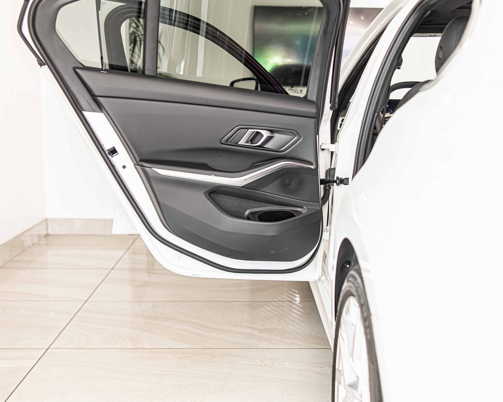2025 BMW 330I - Image 33